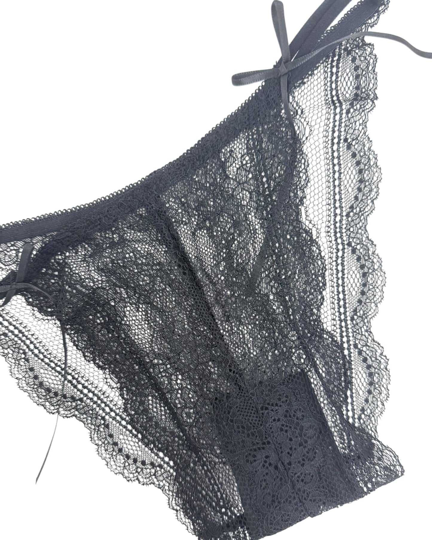Sophisticated All-Lace Panties with Ruffled Trim-3