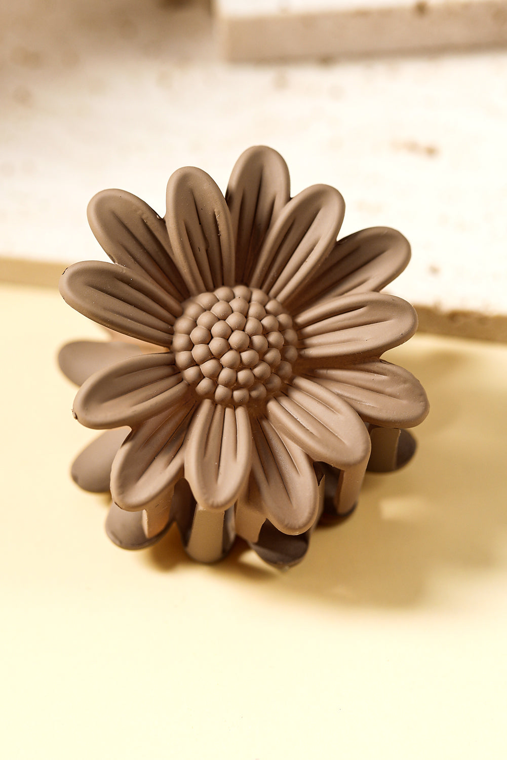 Small Boho Daisy Flower Hair Claw Clip-2