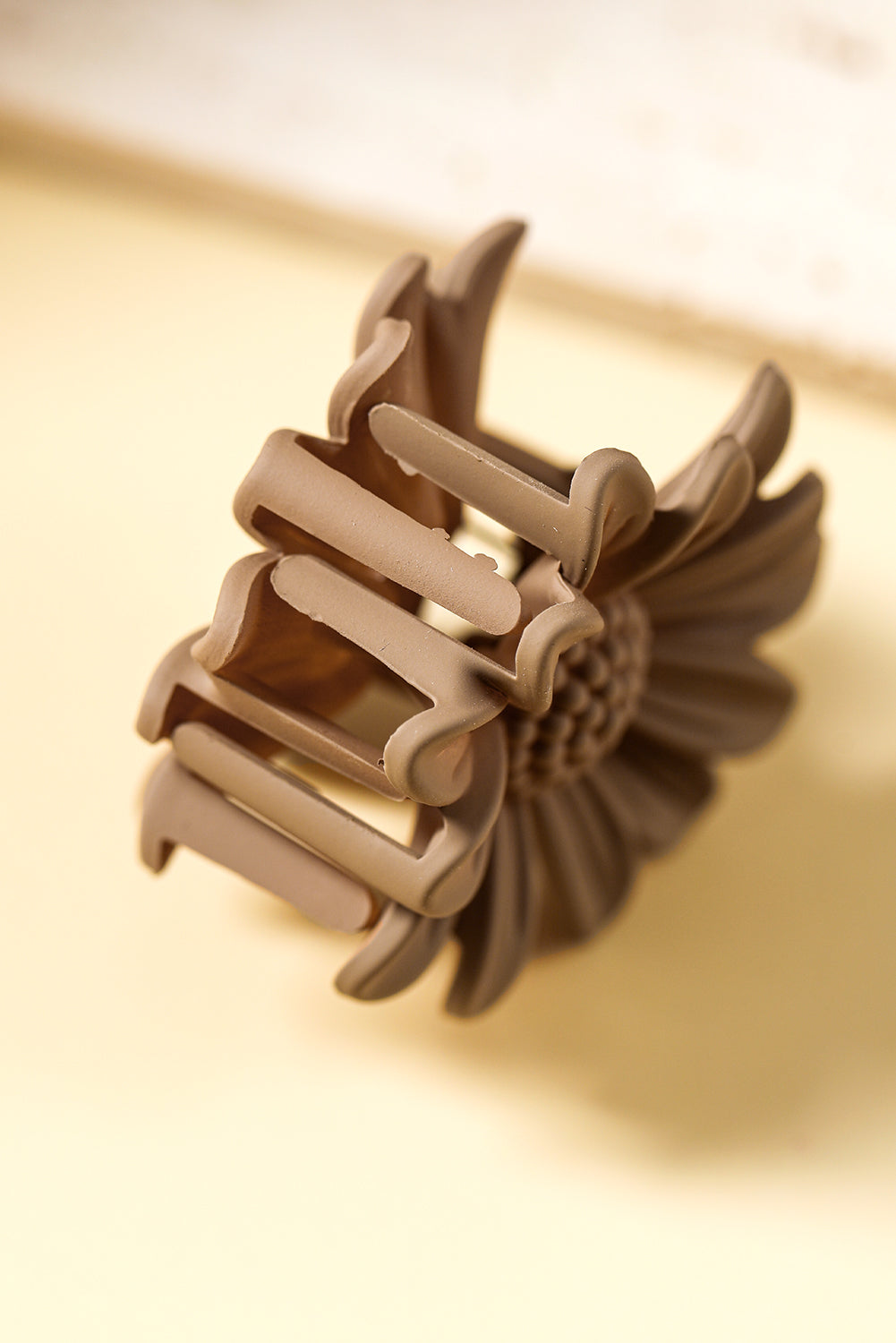 Small Boho Daisy Flower Hair Claw Clip-4