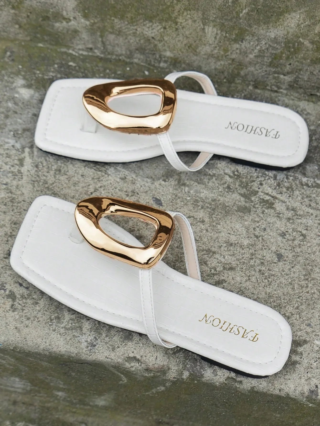Women Fashion Slippers Slip on Anti-slip Flip Flops Summer Beach Slippers Luxury Flat Sandals Casual Designer Shoes Slides Women