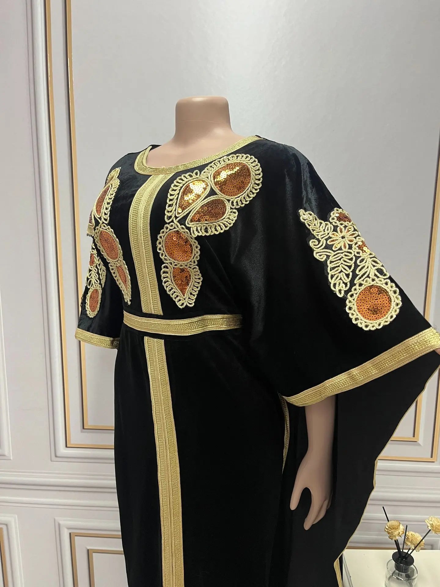 Ramadan Luxury Muslim Fashion Bat Sleeve Moroccan Turkiye Dubai Dress Middle East Arab Dress Sequins Golden Velvet Long Dress