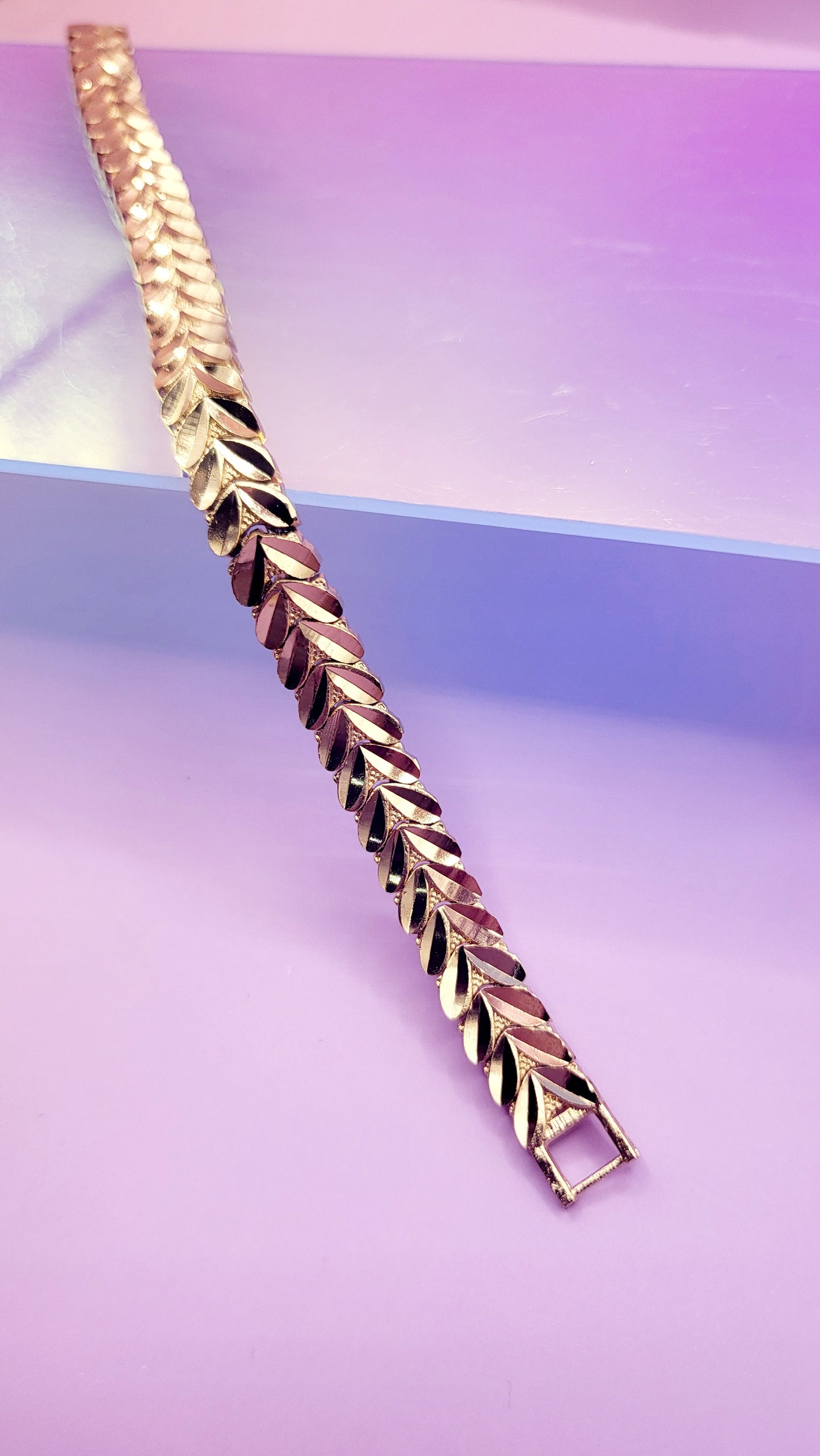 Zigzag Shiny Gold Link Bracelet