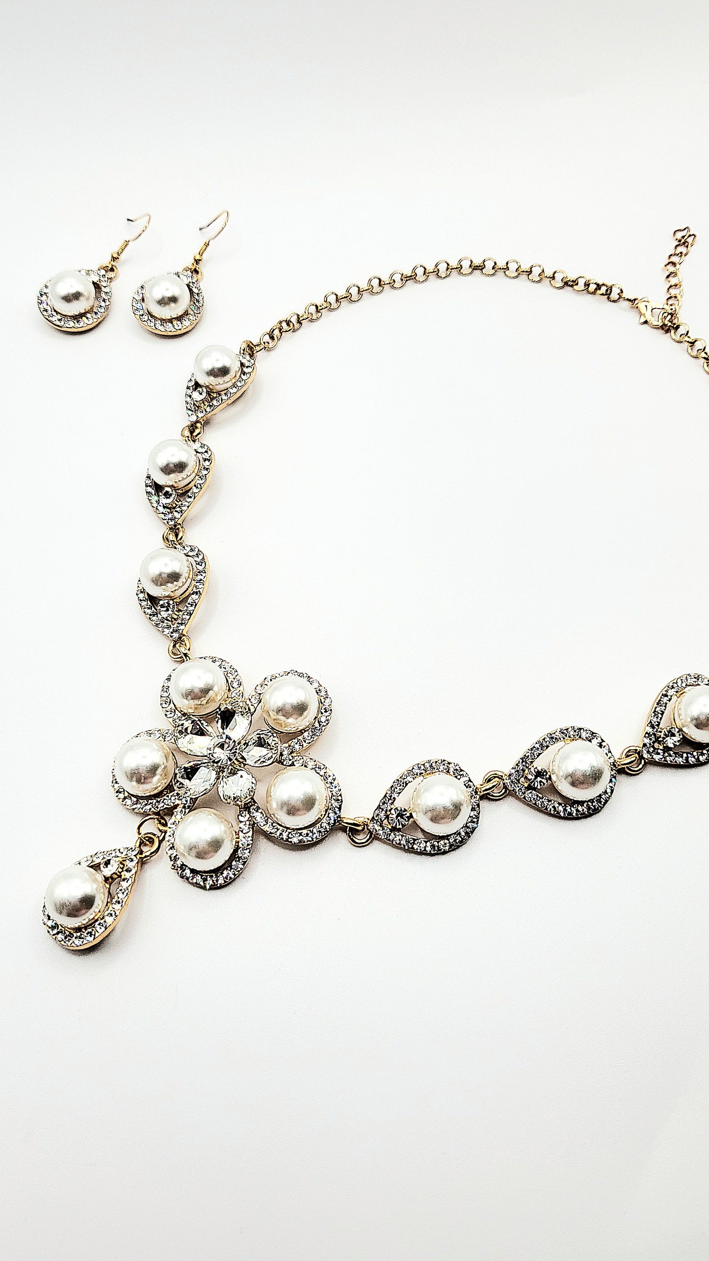Pearl Crystal Flower Necklace & Earrings