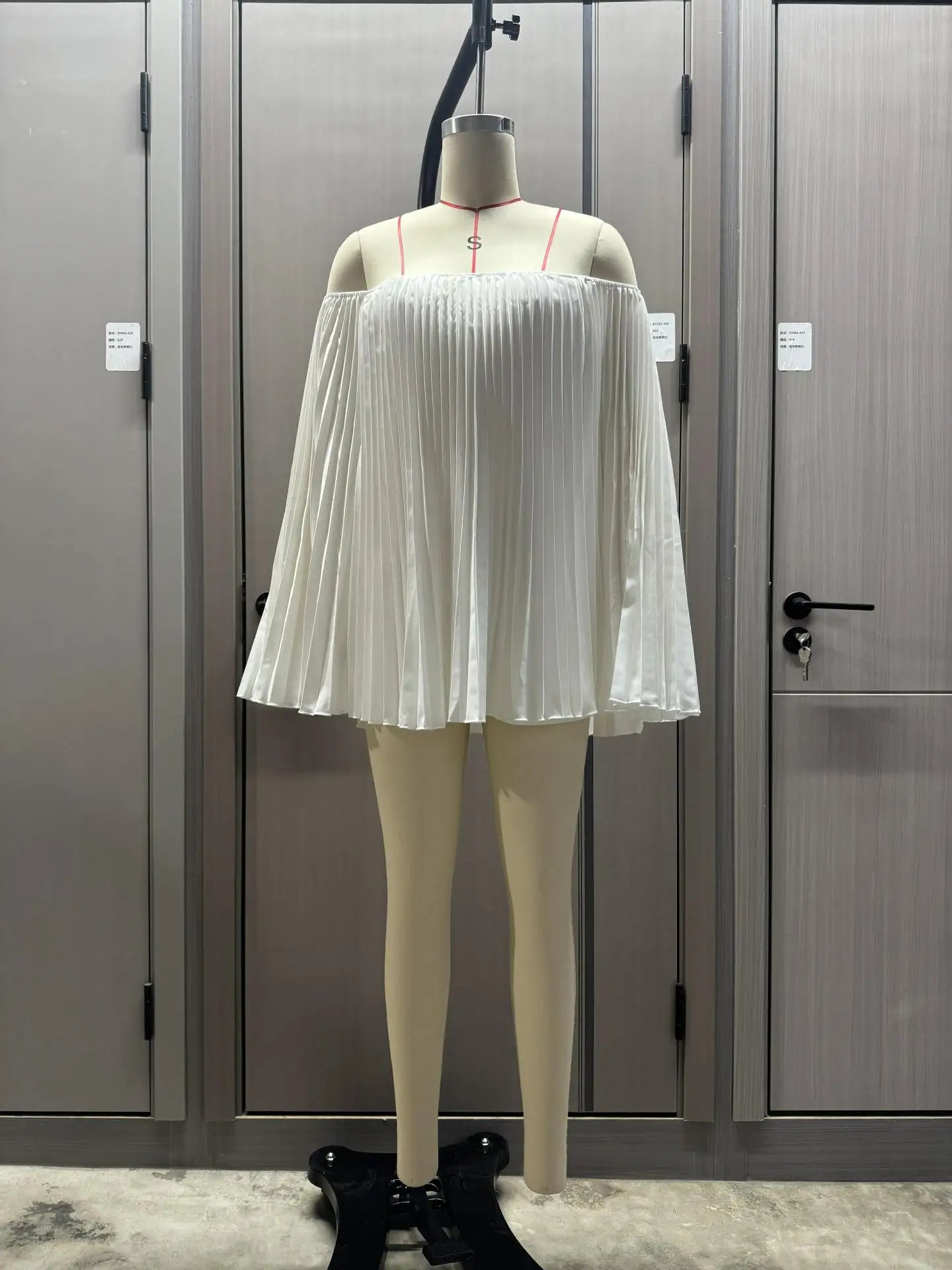 Women's Sexy One Shoulder Pleated Chiffon Long Sleeve Shorts 2 Piece Fashion Loose Shawl Sleeves Elegant Female Beach Shorts Set
