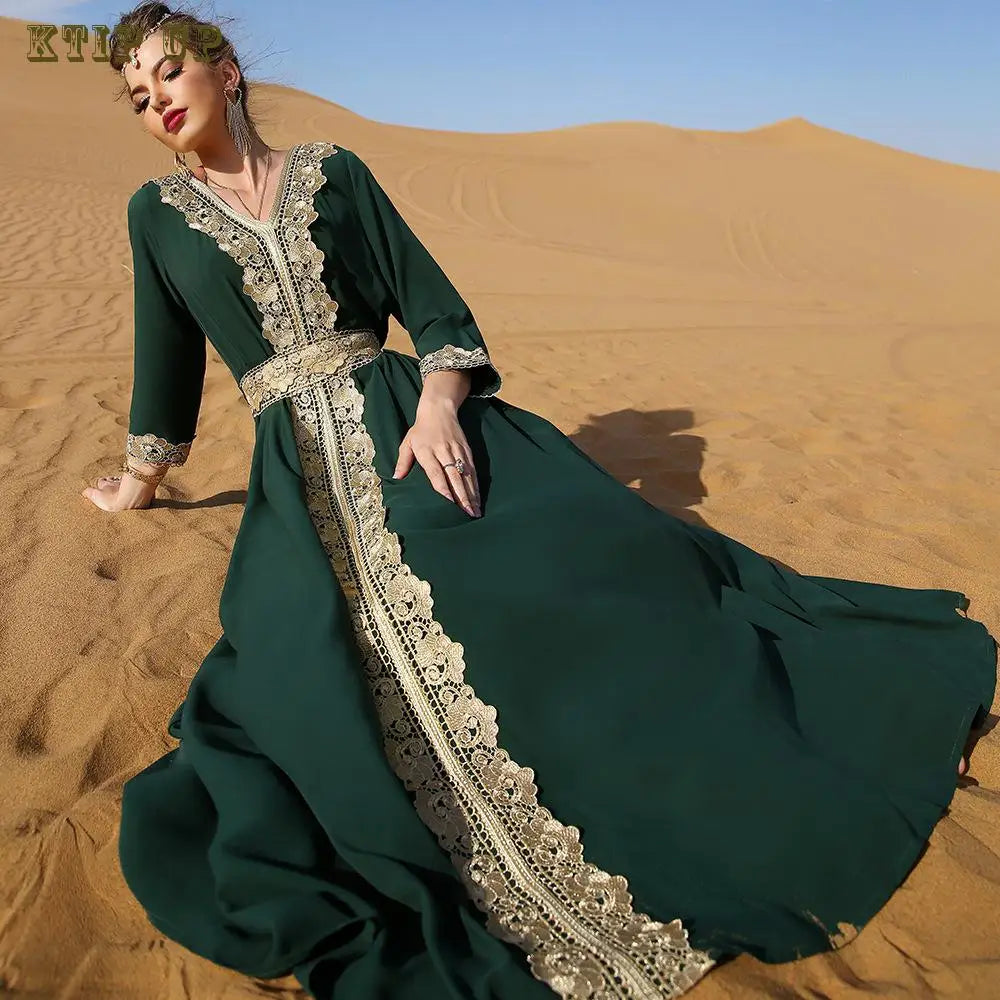 Ramadan Luxury Muslim Fashion Bat Sleeve Moroccan Turkiye Dubai Dress Middle East Arab Dress Sequins Golden Velvet Long Dress