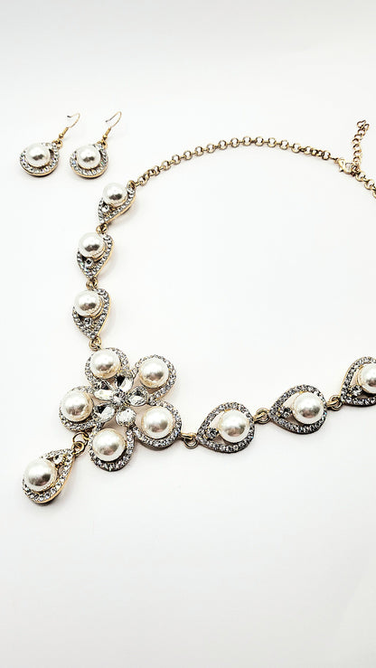 Pearl Crystal Flower Necklace & Earrings
